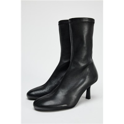 SOFT LEATHER ANKLE BOOTS