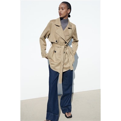 TRENCH CORTA EFECTO ANTE