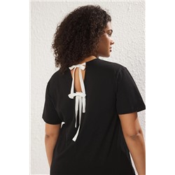 Siyah Regular Fit Sırtı Bağlama/Fiyonk Detaylı Örme Büyük Beden T-shirt TBBSS25BF00000