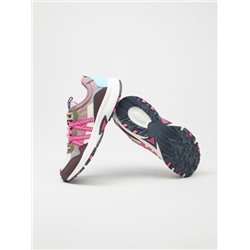 TRAIL SNEAKERS