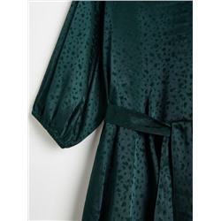 Kleid mit hohem Viskoseanteil