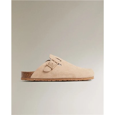LEATHER CLOGS WITH BUCKLES