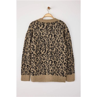 Camel Leopar Desenli Yumuşak Tuşeli Relax Fitt Triko Hırka TBBAW26AV00001