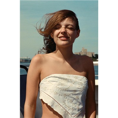 EMBROIDERED STRAPLESS TOP