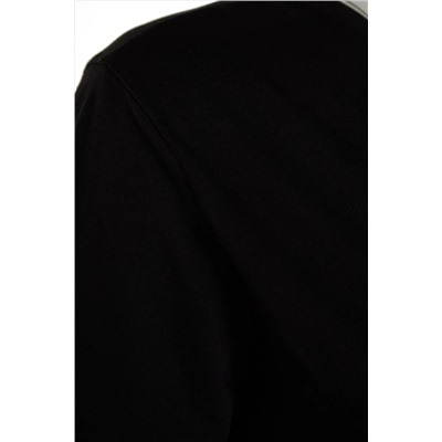 Siyah V Yaka Basic %100 Pamuk Örme T-Shirt TBBSS22BF0028
