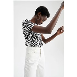 Defacto Zebra Desenli Oversize Fit Kısa Kollu %100 Pamuk Tişört U1778AZ22SM