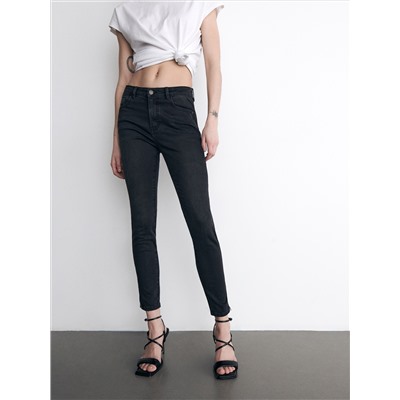 Slim-Jeans mit mittlerer Leibhöhe