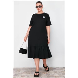 Siyah Eteği Fırfırlı Etiket Detaylı %100 Pamuk Örme Büyük Beden T-shirt Elbise TBBSS24AH00171