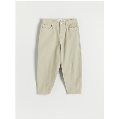Weit geschnittene Barrel-Leg-Jeans
