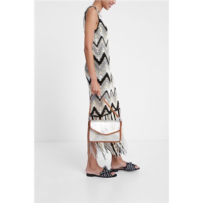 Vestido boho de ganchillo y flecos