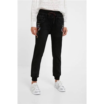 Pantalón jogger tobillero denim