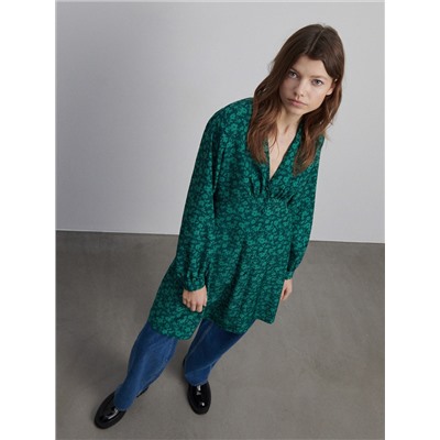 Gemustertes kleid