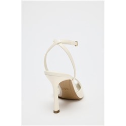HEELED SANDALS WITH CUT-OUT DETAIL