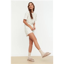 TRENDYOLMİLLA Beyaz %100 Pamuk Kalp Desenli T-shirt-Şort Örme Pijama Takımı THMSS21PT1485