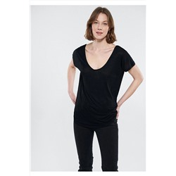 Mavi Sırt Deyaylı Siyah Tişört Regular Fit / Normal Kesim 8810588-900