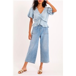 Top Celeste y blanco