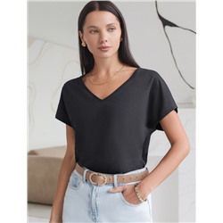 Футболка с V-вырезом и цельнокроеным рукавом из премиального хлопка