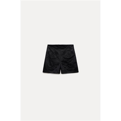 ZW COLLECTION BERMUDA SHORTS WITH CUTWORK EMBROIDERY