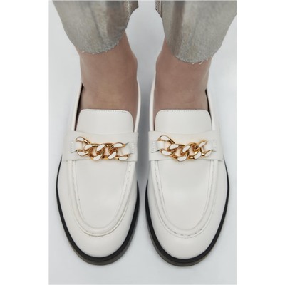 LEATHER LOAFERS WITH CHAIN DETAIL