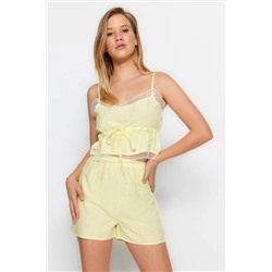 TRENDYOLMİLLA Sarı Dantel ve Bağlama Detaylı Atlet-Şort Dokuma Pijama Takımı THMSS22PT0192