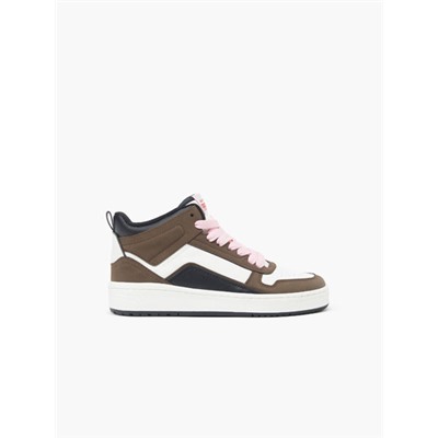 HIGH-TOP STREET-STYLE SNEAKERS