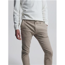 Schlichte Chinohose