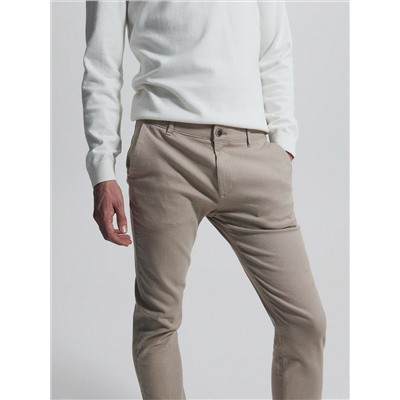 Schlichte Chinohose