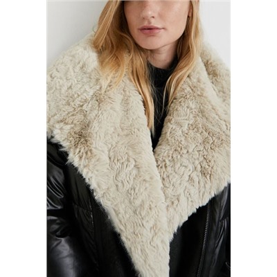 Chaqueta biker oversize acolchada borreguito
