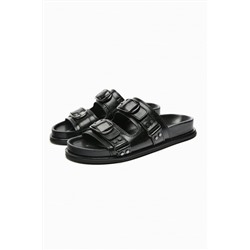 BUCKLED LEATHER SANDALS