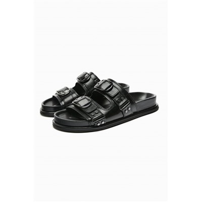 BUCKLED LEATHER SANDALS