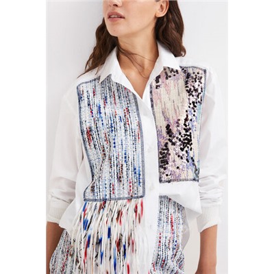 Camisa de patch y flecos
