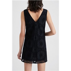 Vestido mini encaje