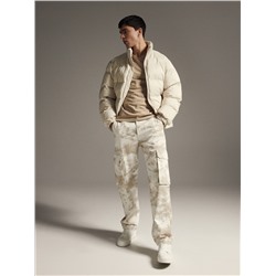 Trousers with cargo pockets
