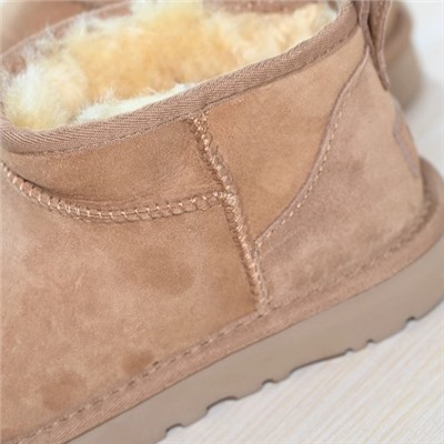 Зимние теплые замшевые короткие ботинки с нескользящей подошвой