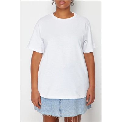Beyaz Boyfriend Fit Yanda Çıt Çıt Detaylı %100 Pamuk Örme Büyük Beden T-shirt TBBSS24BF00000
