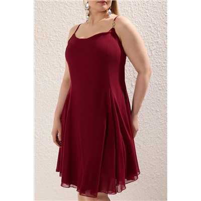 Bordo Şifon Aksesuar Askılı Mini Dokuma Büyük Beden Elbise TBBSS25AH00051