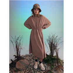 Kleid im sportlichen Stil