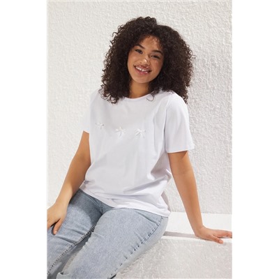 Beyaz Slim Fit Fiyonk Detaylı Crop Boy Büyük Beden Örme T-shirt TBBSS25BF00001