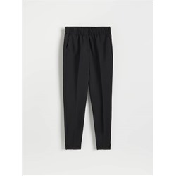 Zigarettenhose mit elastischem Bund
