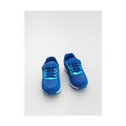Sneaker mit Klettverschluss