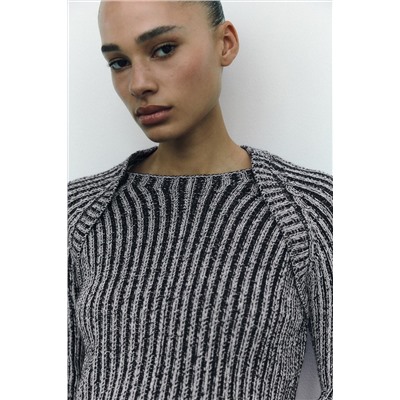 RIBBED KNIT CROPPED SWEATER