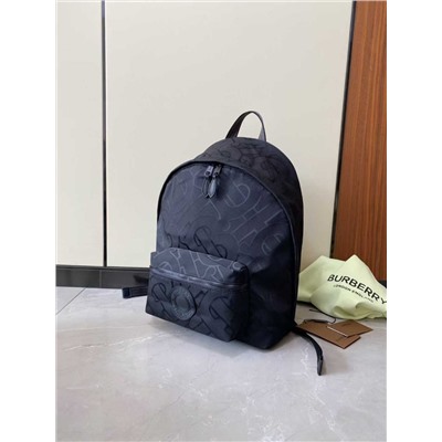 Новинка!  Удобный вместительный рюкзак  Burberr*y