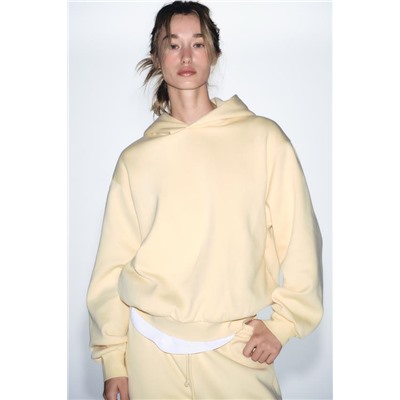 HOODIE WITH POCKETS
