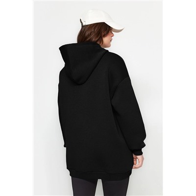 Siyah Kapüşonlu Slogan Detaylı İçi Polar Kalın Örme Sweatshirt TBBAW24AO00018