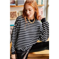 OlalookKadın Siyah Beyaz Çizgili Basic Yumuşak Dokulu Salaş Sweatshirt SWT-19000457