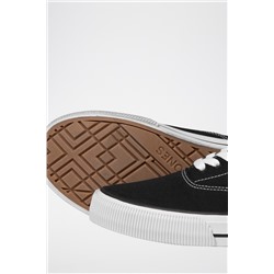 Tenis Negro