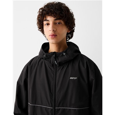Lightweight hooded jacket