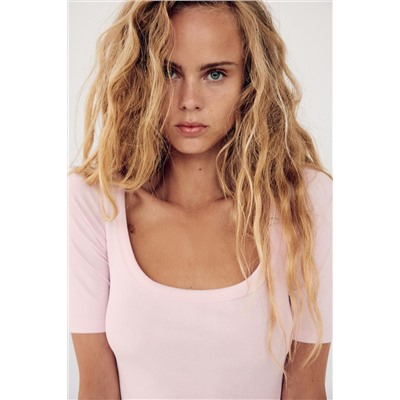 SCOOP NECK T-SHIRT