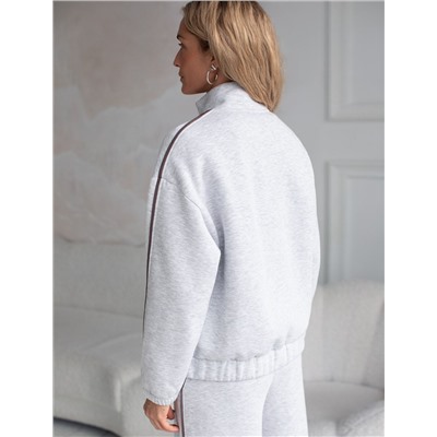 Бомбер среднего объема из эластичного футера трехнитики c начесом