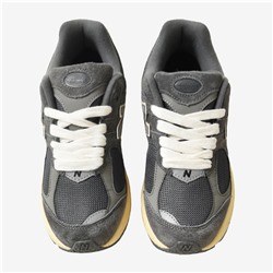 New Balanc*e 👟 мягкая и нежная текстура. Воловья кожа✔️ Подошва EVA, амортизирующая и нескользящая. Дизайн в ретро стиле.. унисекс. Отшиты на оригинальной фабрике N*B из остатков оригинальной ткани✔️ производство во Вьетнаме 🇻🇳 цена данной модели на оф сайте выше 16 000 😱